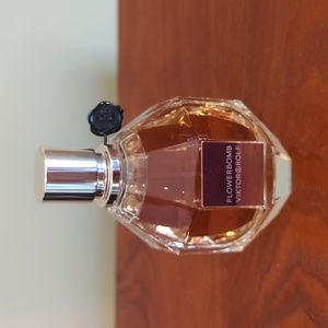 *final price drop before donating* Viktor and Rolf Flowerbomb eau du parfum nwot